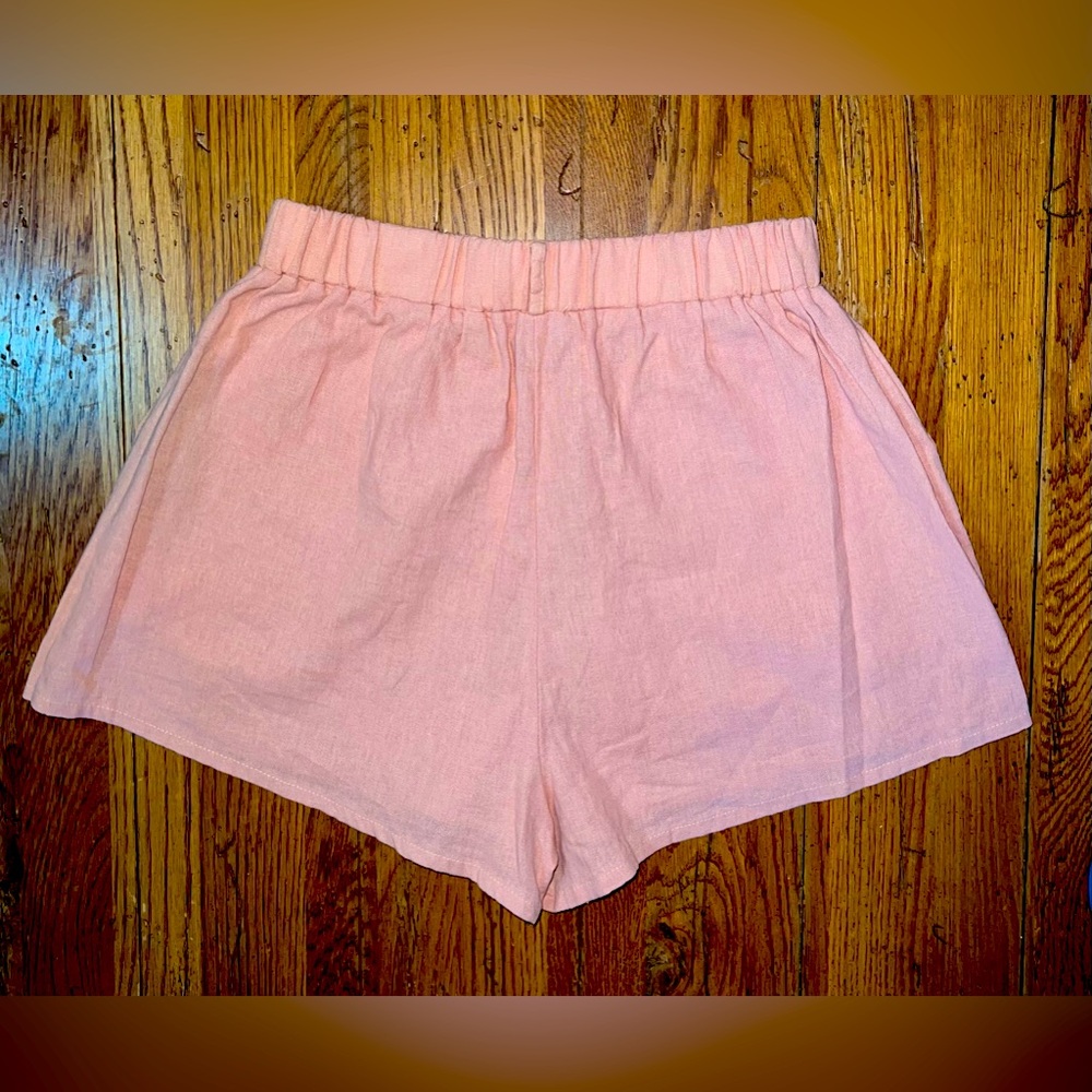 HYFVE Women's Light Pink Shorts! Size Medium. - Picture 4 of 9